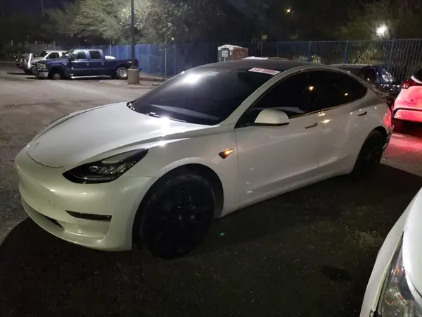 002118 2017 TESLA MODEL 3