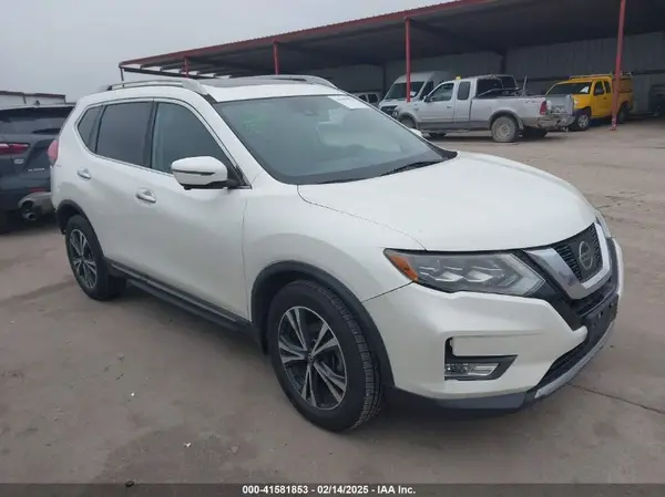 005N1AT2MT2HC8844 2017 NISSAN ROGUE - Image 1