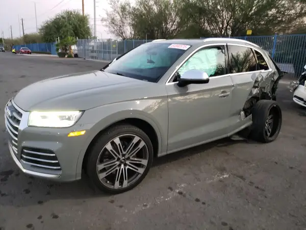 010262 2020 AUDI SQ5