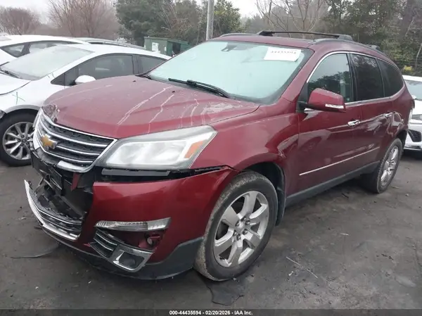 01GNKRJKD7HJ30243 2017 CHEVROLET TRAVERSE - Image 2