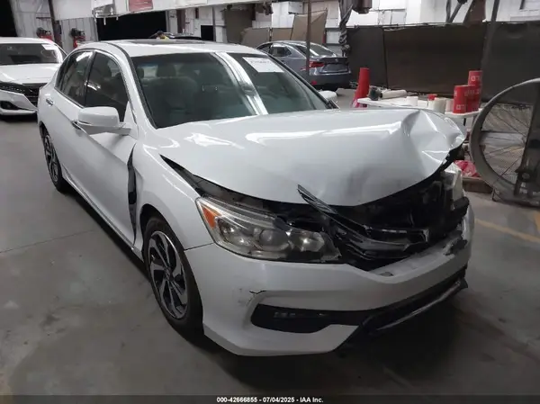 01HGCR3F81GA02833 2016 HONDA ACCORD - Image 1