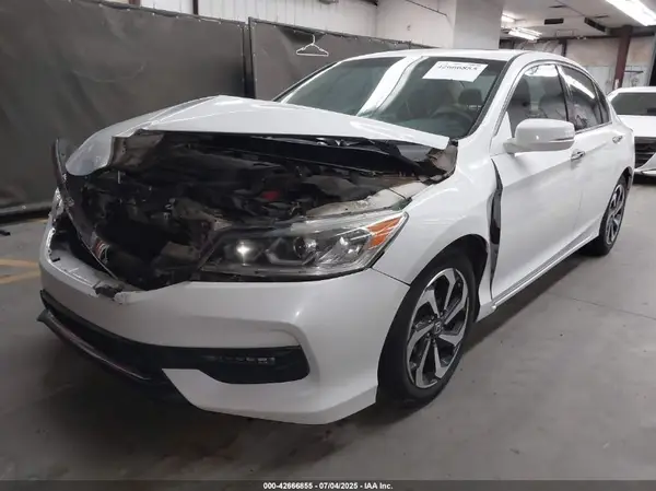 01HGCR3F81GA02833 2016 HONDA ACCORD - Image 2