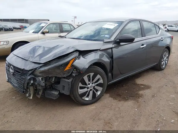 01N4BL4BV2RN38045 2024 NISSAN ALTIMA - Image 2