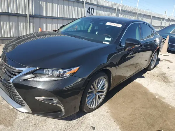 033611 2016 LEXUS ES
