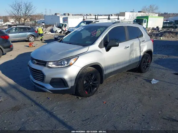 03GNCJSB9KL332047 2019 CHEVROLET TRAX - Image 2