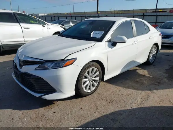 04T1B11HK0KU16015 2019 TOYOTA CAMRY - Image 2