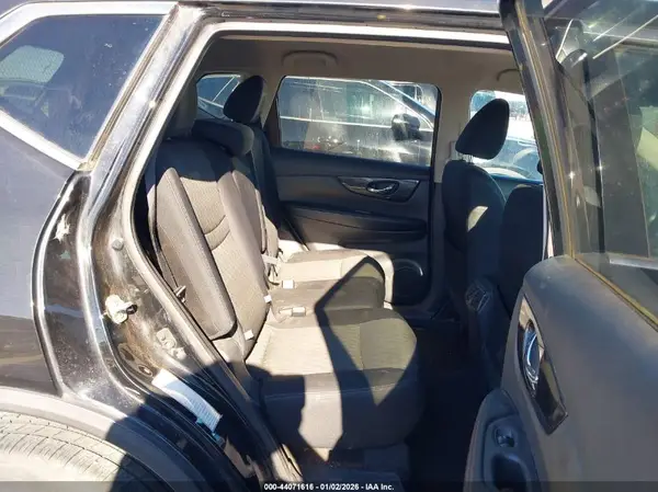 05N1AT2MT0H746529 2017 NISSAN ROGUE - Image 8