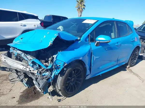 0JTNK4RBE8K300265 2019 TOYOTA COROLLA - Image 2
