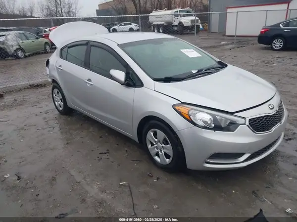 0KNAFX4A60G555847 2016 KIA FORTE - Image 1
