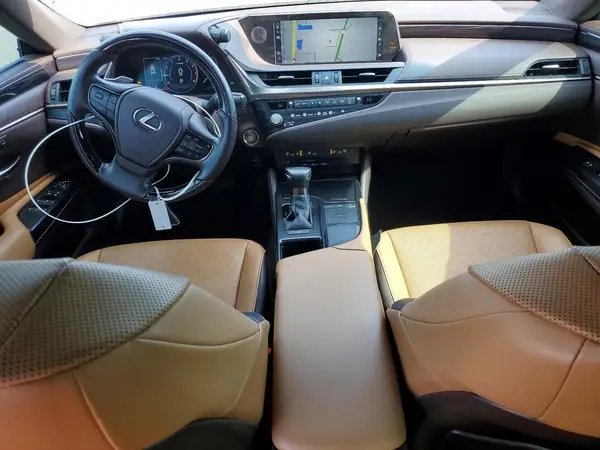 18ADZ1B19MU098130 2021 LEXUS ES - Image 8