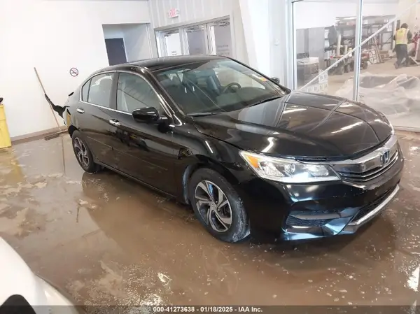 18GCR2F3X8A281313 2017 HONDA ACCORD - Image 1