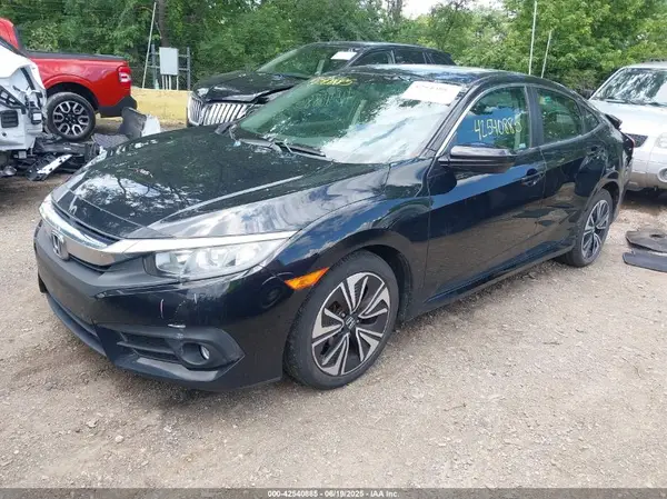 19XFC1E33JE003316 2018 HONDA CIVIC - Image 2