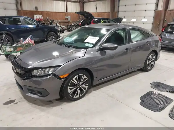 19XFC1E3XJE004009 2018 HONDA CIVIC - Image 2