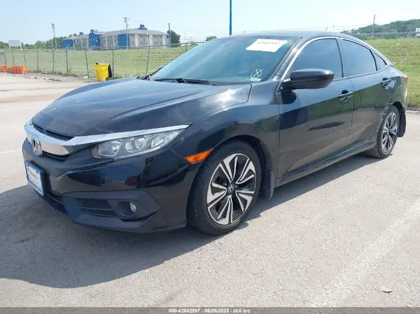 19XFC1F30GE000610 2016 HONDA CIVIC - Image 2
