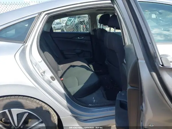 19XFC1F30GE210110 2016 HONDA CIVIC - Image 8
