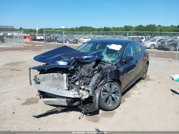 19XFC1F30JE000758 2018 HONDA CIVIC - Image 2
