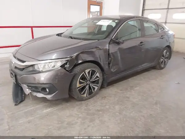 19XFC1F30JE003854 2018 HONDA CIVIC - Image 2