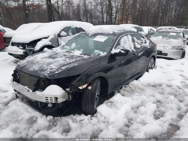 19XFC1F30JE201558 2018 HONDA CIVIC - Image 2
