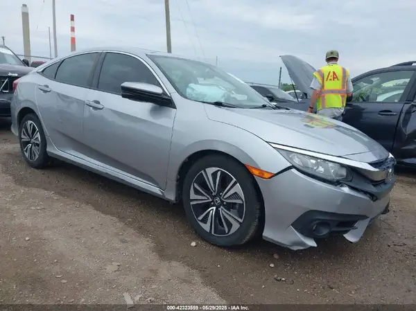 19XFC1F31HE012556 2017 HONDA CIVIC - Image 1