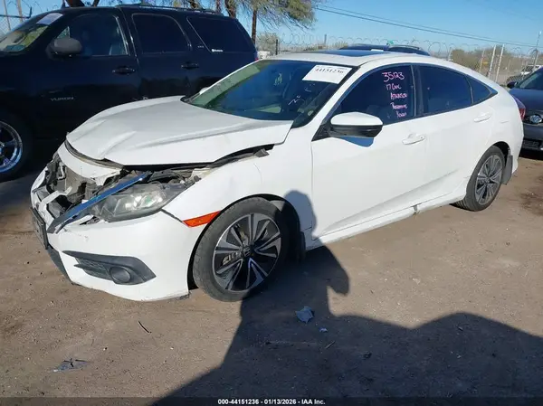 19XFC1F31HE025663 2017 HONDA CIVIC - Image 2
