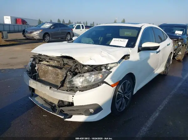 19XFC1F31HE205063 2017 HONDA CIVIC - Image 2