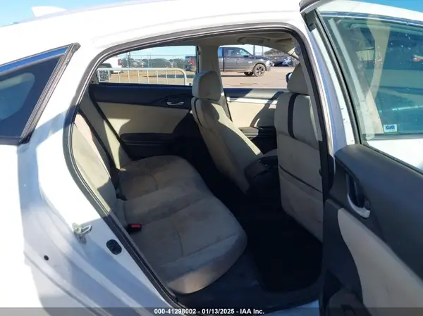 19XFC1F31KE209959 2019 HONDA CIVIC - Image 8