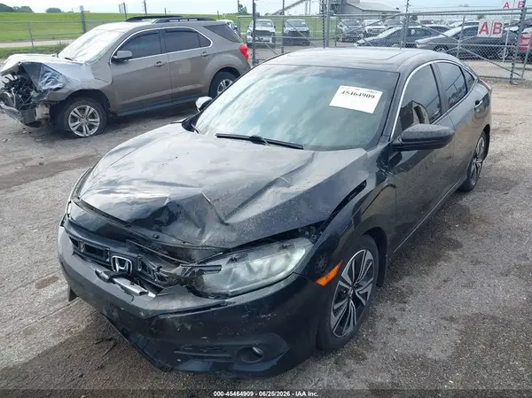 19XFC1F32HE011061 2017 HONDA CIVIC - Image 2