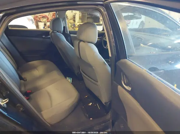 19XFC1F32HE014767 2017 HONDA CIVIC - Image 8
