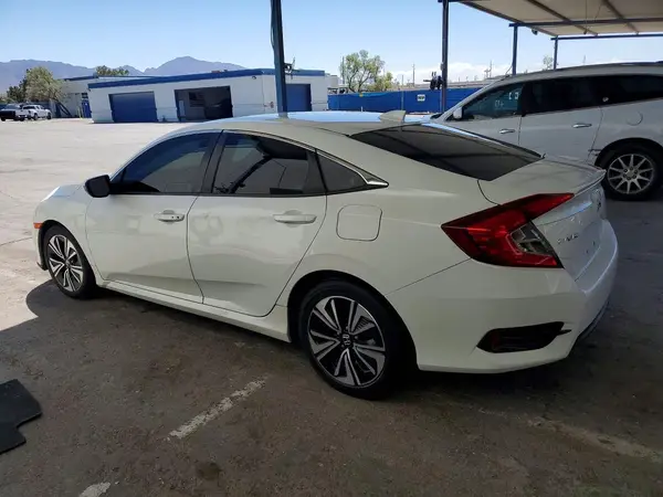 19XFC1F32HE025879 2017 HONDA CIVIC - Image 2
