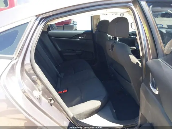 19XFC1F32HE030127 2017 HONDA CIVIC - Image 8