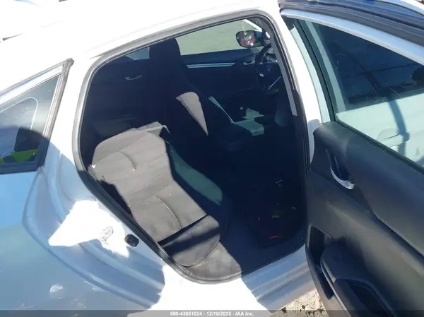 19XFC1F32HE032959 2017 HONDA CIVIC - Image 8