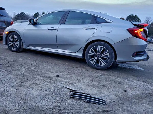 19XFC1F32HE200809 2017 HONDA CIVIC - Image 2