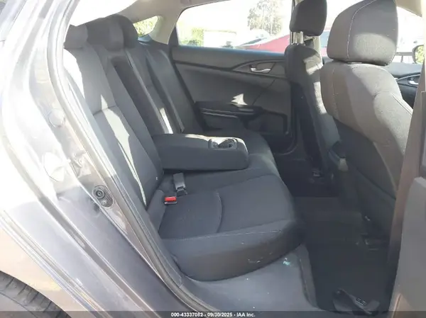 19XFC1F32HE203385 2017 HONDA CIVIC - Image 8