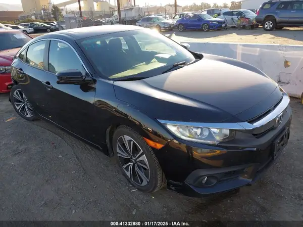 19XFC1F32HE212328 2017 HONDA CIVIC - Image 1