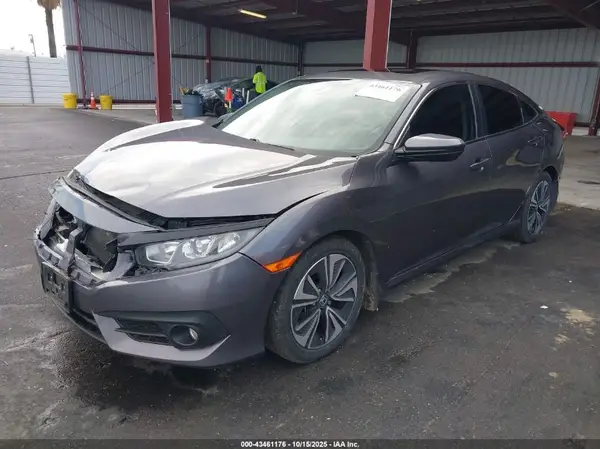 19XFC1F32JE002088 2018 HONDA CIVIC - Image 2