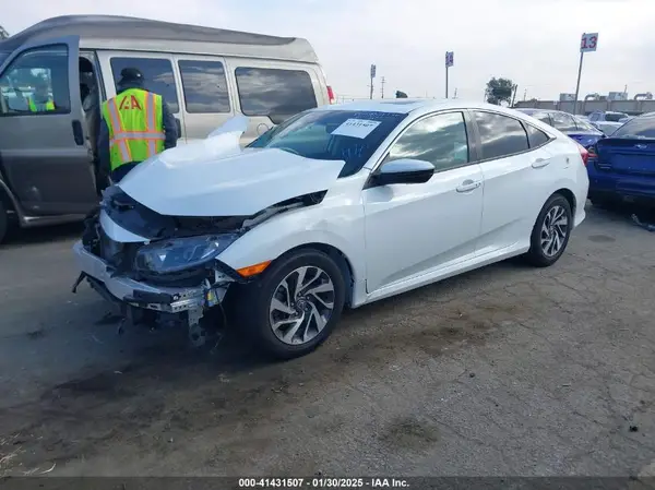 19XFC1F32KE202700 2019 HONDA CIVIC - Image 2