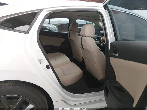 19XFC1F32KE202745 2019 HONDA CIVIC - Image 8