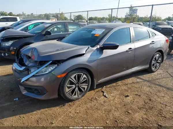 19XFC1F33GE003758 2016 HONDA CIVIC - Image 2