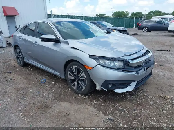 19XFC1F33GE011858 2016 HONDA CIVIC - Image 1