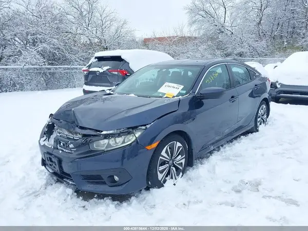 19XFC1F33HE005706 2017 HONDA CIVIC - Image 2