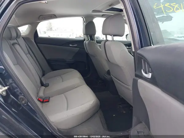 19XFC1F33HE005706 2017 HONDA CIVIC - Image 8