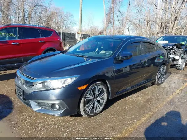 19XFC1F33HE009786 2017 HONDA CIVIC - Image 2