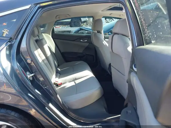 19XFC1F33HE009786 2017 HONDA CIVIC - Image 8