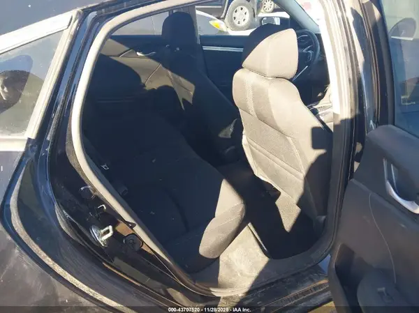19XFC1F33HE011991 2017 HONDA CIVIC - Image 8