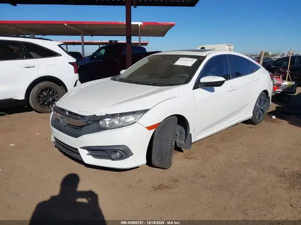 19XFC1F33HE015202 2017 HONDA CIVIC - Image 2