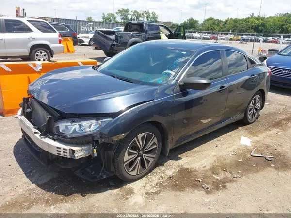 19XFC1F33HE018228 2017 HONDA CIVIC - Image 2