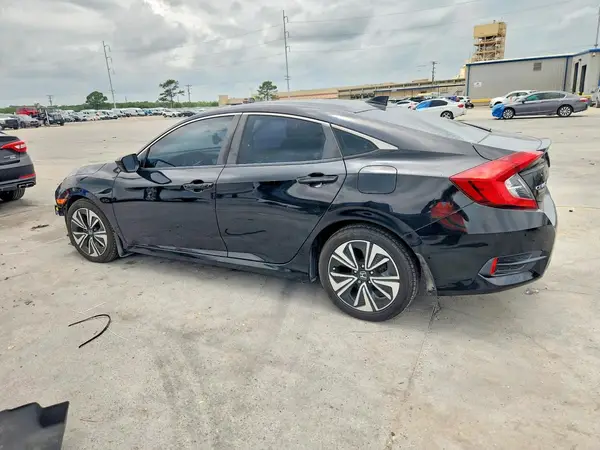19XFC1F33HE023607 2017 HONDA CIVIC - Image 2