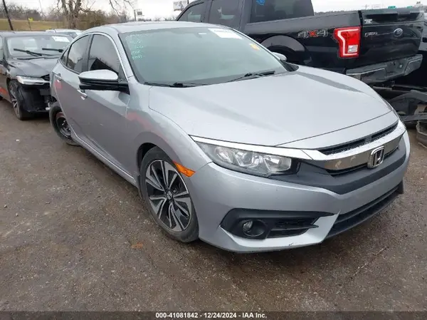 19XFC1F33HE027589 2017 HONDA CIVIC - Image 1