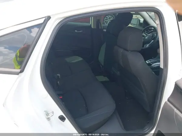 19XFC1F33HE029083 2017 HONDA CIVIC - Image 8