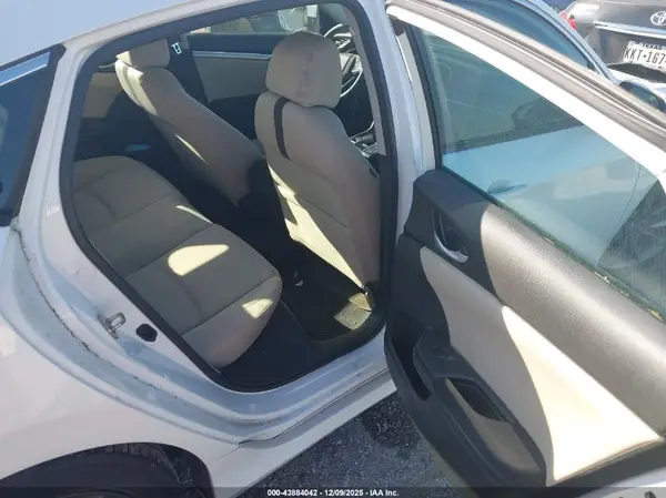 19XFC1F33KE015272 2019 HONDA CIVIC - Image 8